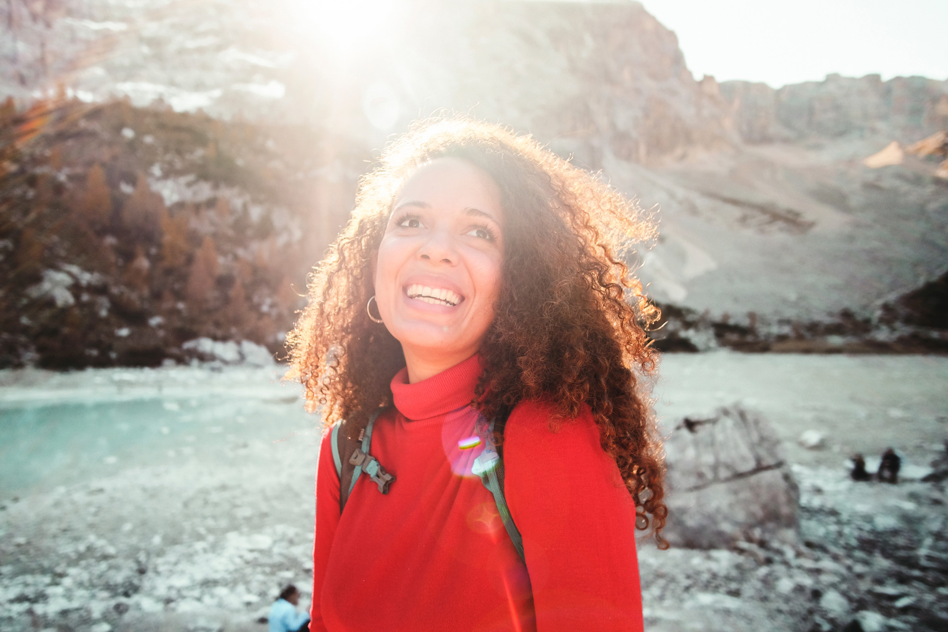 mujer sonriendo